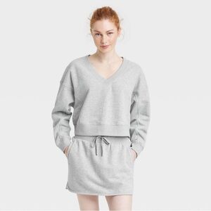 NWT JOYLAB VNECK SWEATSHIRT